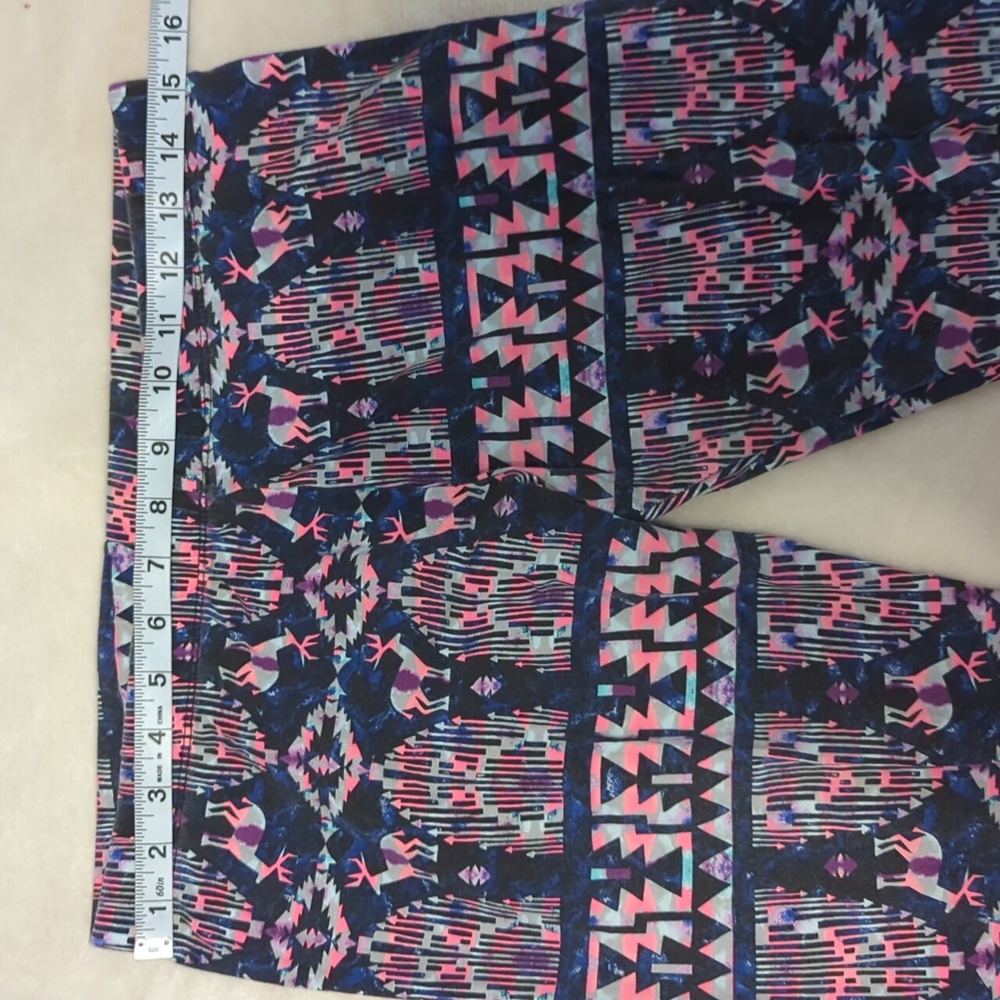 No Boundaries Neon Pink And Blue Print Geometric Leggings Size large (11-13) - Picture 6 of 7
